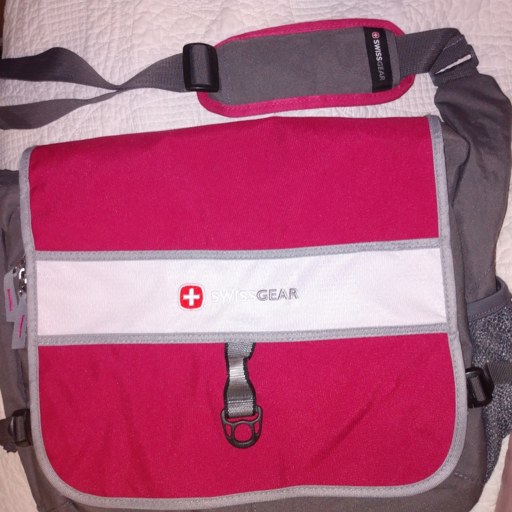 SWISSGEAR LAPTOP BAG